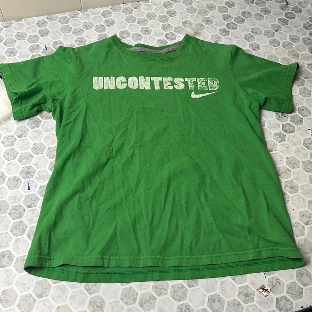Nike Kids Medium Uncontested Green Short Sleeve T Shirt
